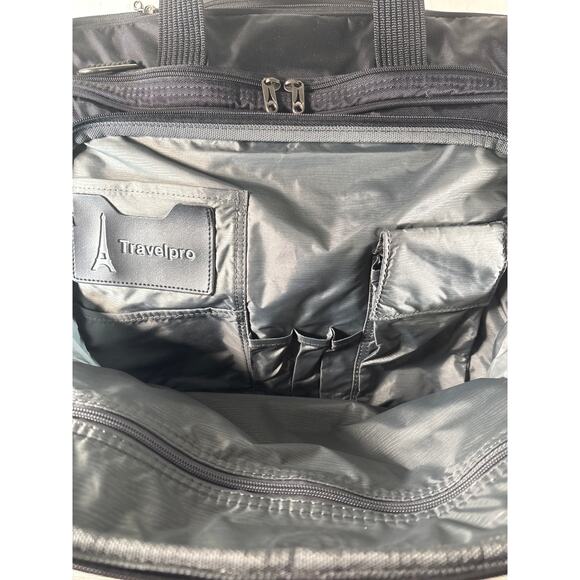 TravelPro Crew 5 Rolling Tote Wheeled Carry On Weekender 16" Telescoping Handle - Picture 7 of 9